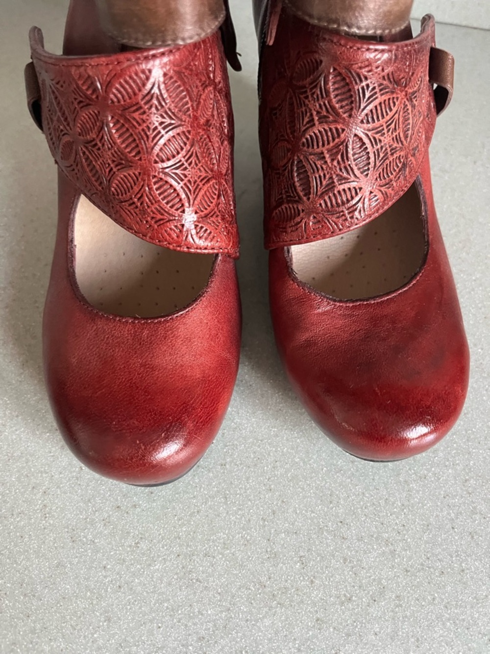 Miz Mooz Red Leather Buckle Cutout Ankle Booties Sz 6 NWOB - Picture 7 of 9